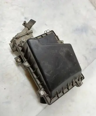 Mazda 626 Air filter box D90310
