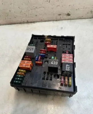 Volkswagen Touran I Fuse module 1K0937124K
