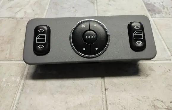 Mercedes-Benz ML W163 Electric window control switch A1638200326 03420660