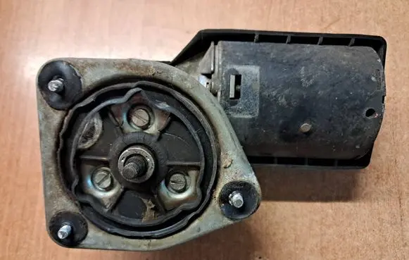 Mercedes-Benz SL R107 Wiper motor 0390341070