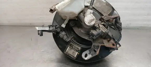 Peugeot 5008 Brake booster 9672320680