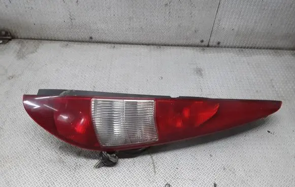 Ford Mondeo Mk III Rear/tail lights 1S7113404C