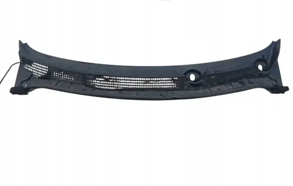 Nissan Qashqai+2 Wiper trim