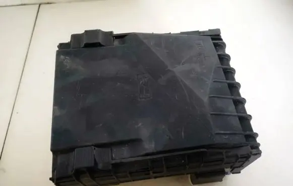 Volvo S60 Fuse box cover 1k0937132f 8j0937124