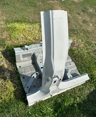 BMW X2 F39 Pillar (middle) 