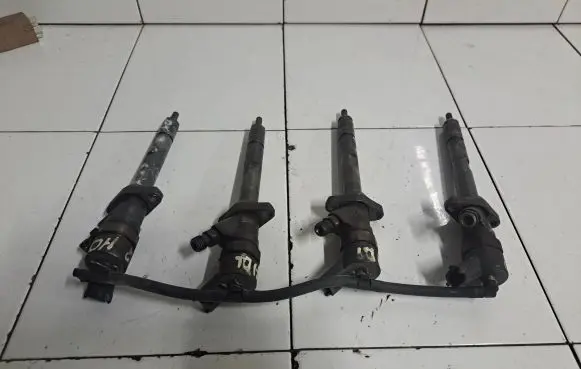 Peugeot 607 Fuel injector 9637277980