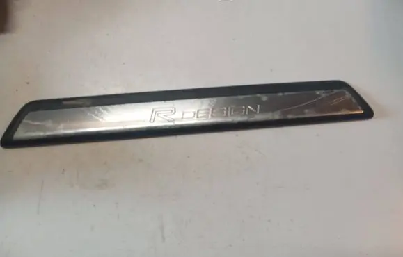 Volvo V40 Front sill trim cover 31440446