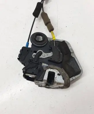 Lexus IS 220D-250-350 Rear door lock 7E3022