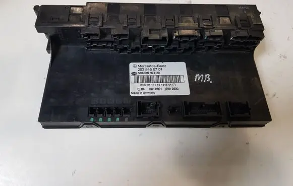 Mercedes-Benz C W203 Fuse module 2035450701