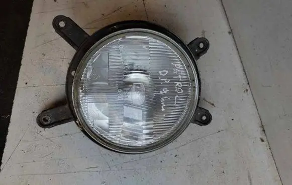 Nissan Patrol 260 Headlight/headlamp 7r01082