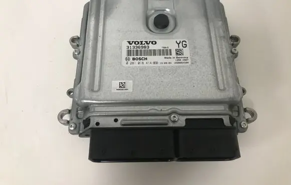 Volvo S60 Engine control unit/module 31336983 0281018414