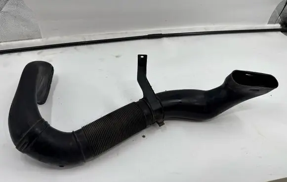 Mercedes-Benz C W203 Air intake duct part A6460900082