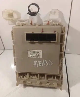 Toyota Avensis T270 Fuse module 8273005150B 139810L22