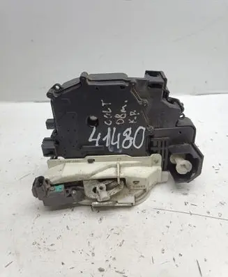 Mitsubishi Colt Front door lock 