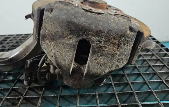 Front brake caliper