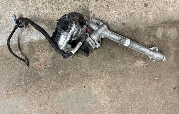 Citroen C4 III e-C4 Steering rack 680001706000