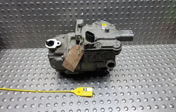 Toyota Auris E180 Air conditioning (A/C) compressor (pump) S26405159 0422001330