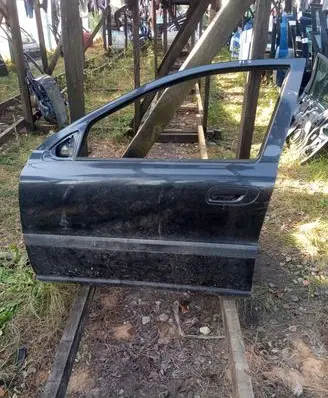 Volvo V70 Front door