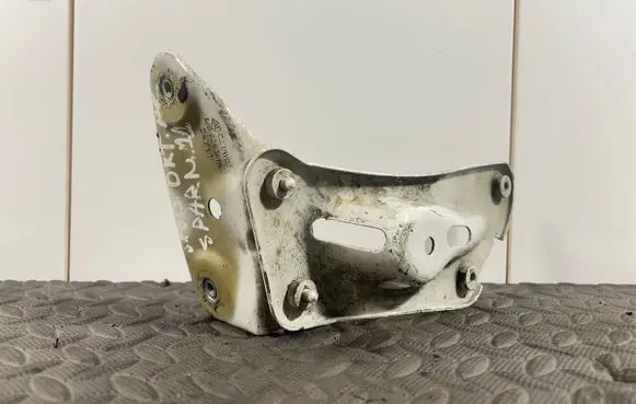 Skoda Octavia Mk2 (1Z) Fender mounting bracket 1Z0821141A