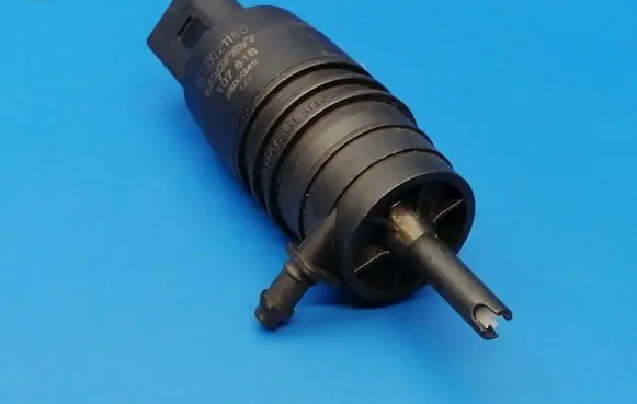 Mercedes-Benz B W245 Windscreen/windshield washer pump 021168