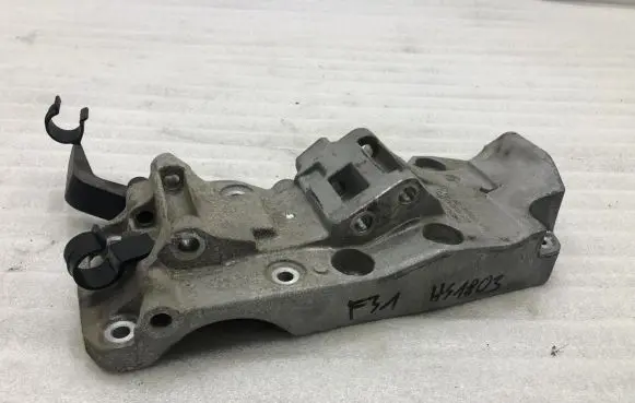 BMW 3 F30 F35 F31 Generator/alternator bracket 8506863