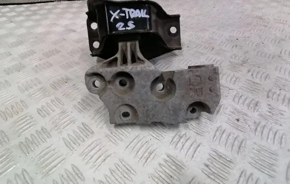 Nissan X-Trail T31 Engine mount vacuum valve 