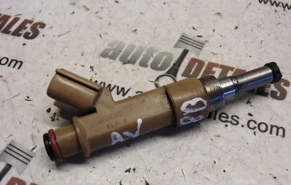 Toyota Avensis T270 Fuel injector 232500T030