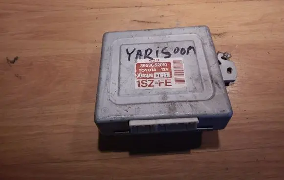 Toyota Yaris Gearbox control unit/module 8953052010