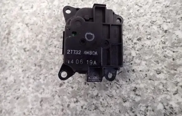 Nissan Pulsar Heater blower radiator 