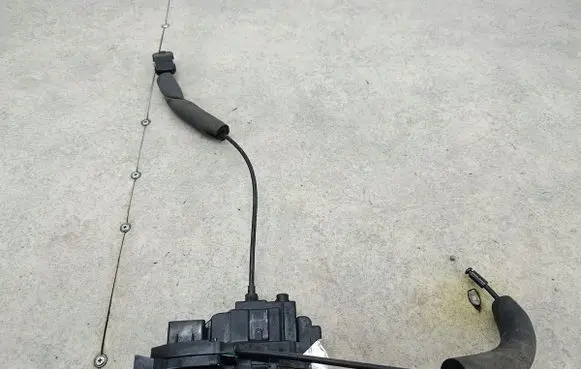Renault Laguna III Rear door lock 825010003R