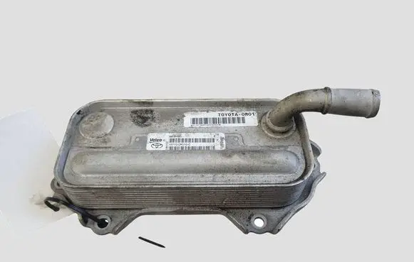 Toyota Avensis T270 Oil filter mounting bracket 880243D 157100R010C