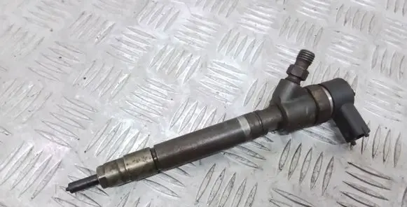 Volvo S60 Fuel injector 30750283