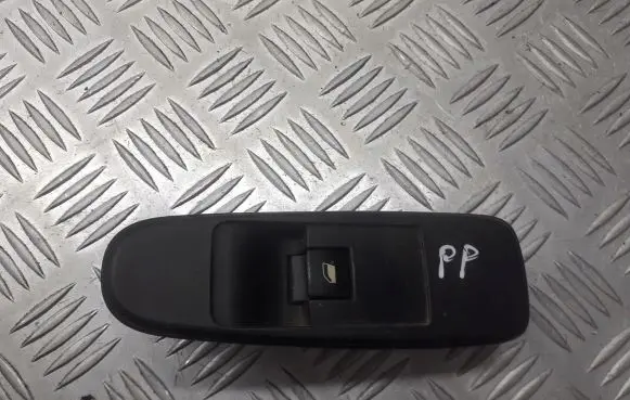 Citroen C4 I Picasso Electric window control switch 96639377ZD