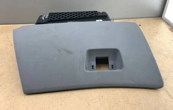 BMW 5 E39 Glove box 8167693
