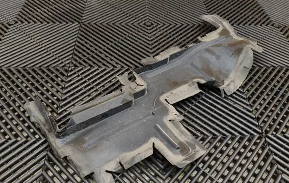 Audi A6 C7 Intercooler air guide/duct channel 4G0121283BR