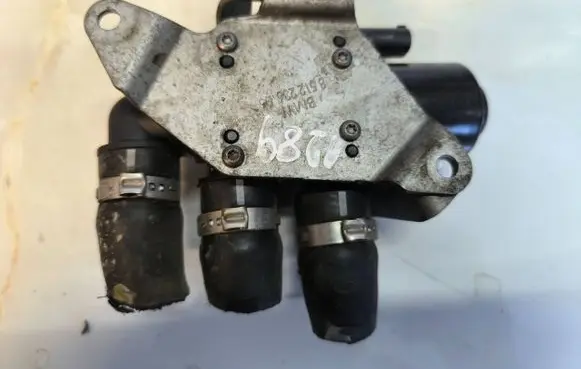 BMW X4 F26 Coolant heater control valve 8572123 1538572123 35288410DE