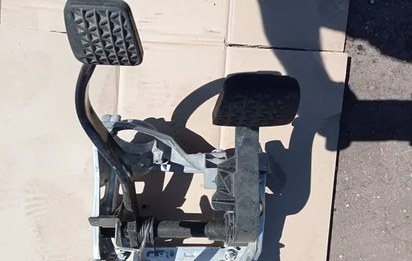 Opel Vectra C Pedal assembly 24401376