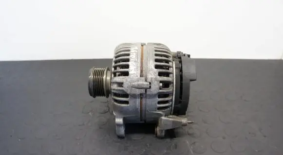 Volkswagen Golf VI Generator/alternator 06F90302F