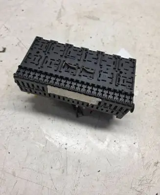 Volkswagen Polo III 6N 6N2 6NF Fuse box set 357937039