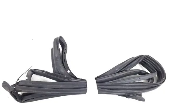 Lexus GS 300 350 430 450H Rubber seal rear door 67871-30290