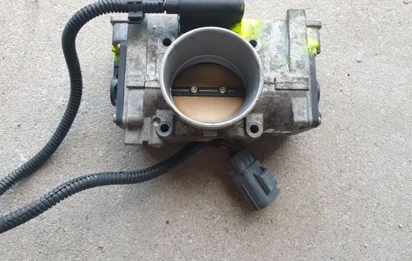 Ford Mondeo MK I Throttle valve 038FSB
