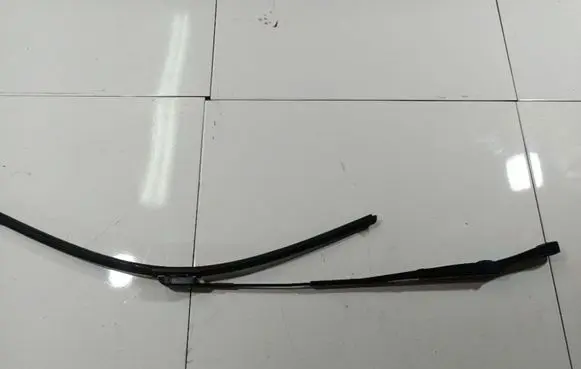 Volkswagen Sharan Front wiper blade arm 