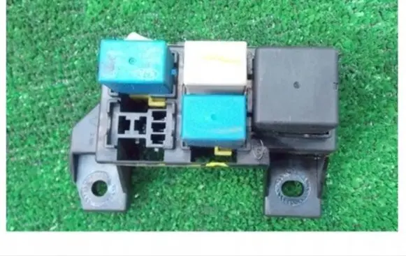 KIA Sorento Fuse module