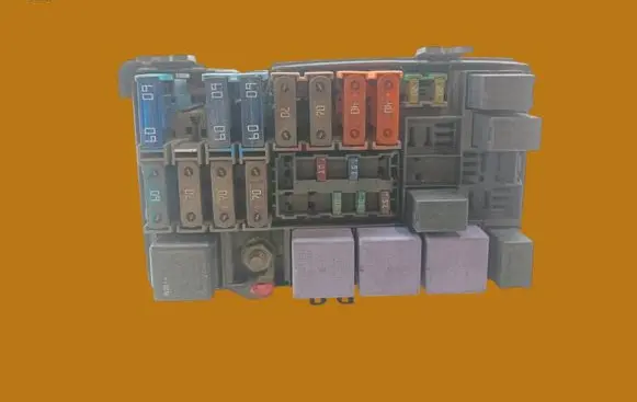 Renault Vel Satis Fuse box set 8200215493A