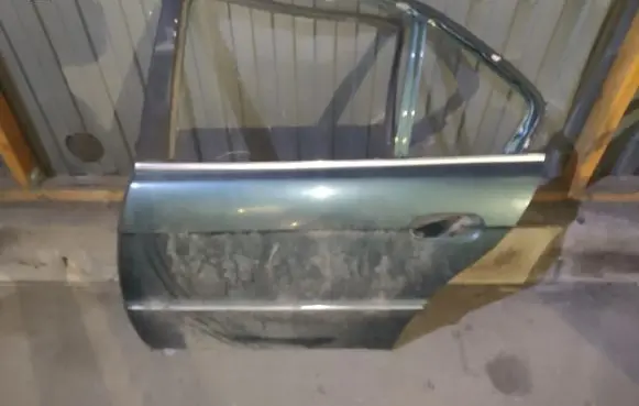 BMW 7 E38 Rear door