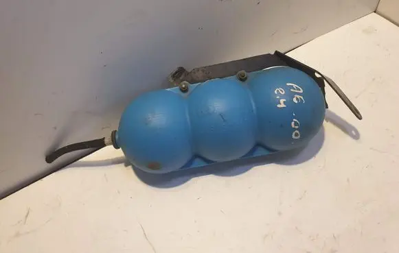 Vacuum air tank