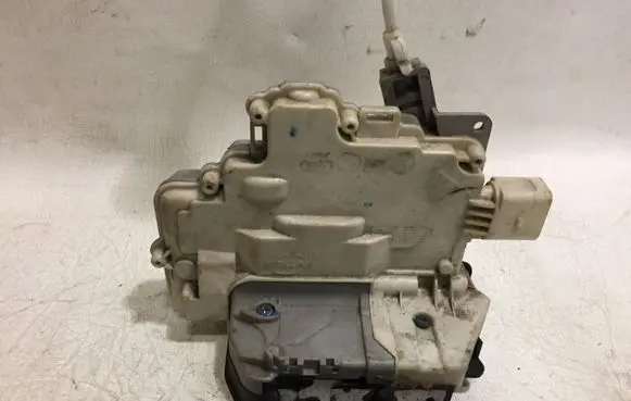 Audi A3 S3 8P Rear door lock 4F0839016