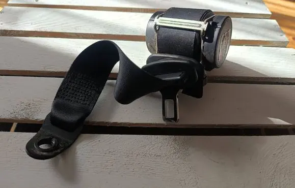 Mini One - Cooper R50 - 53 Rear seatbelt 7055962 0430048 601030000