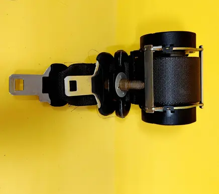 Rear seatbelt