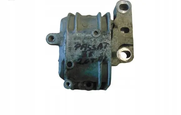Volkswagen PASSAT B6 Engine mount bracket 1K0199262BA